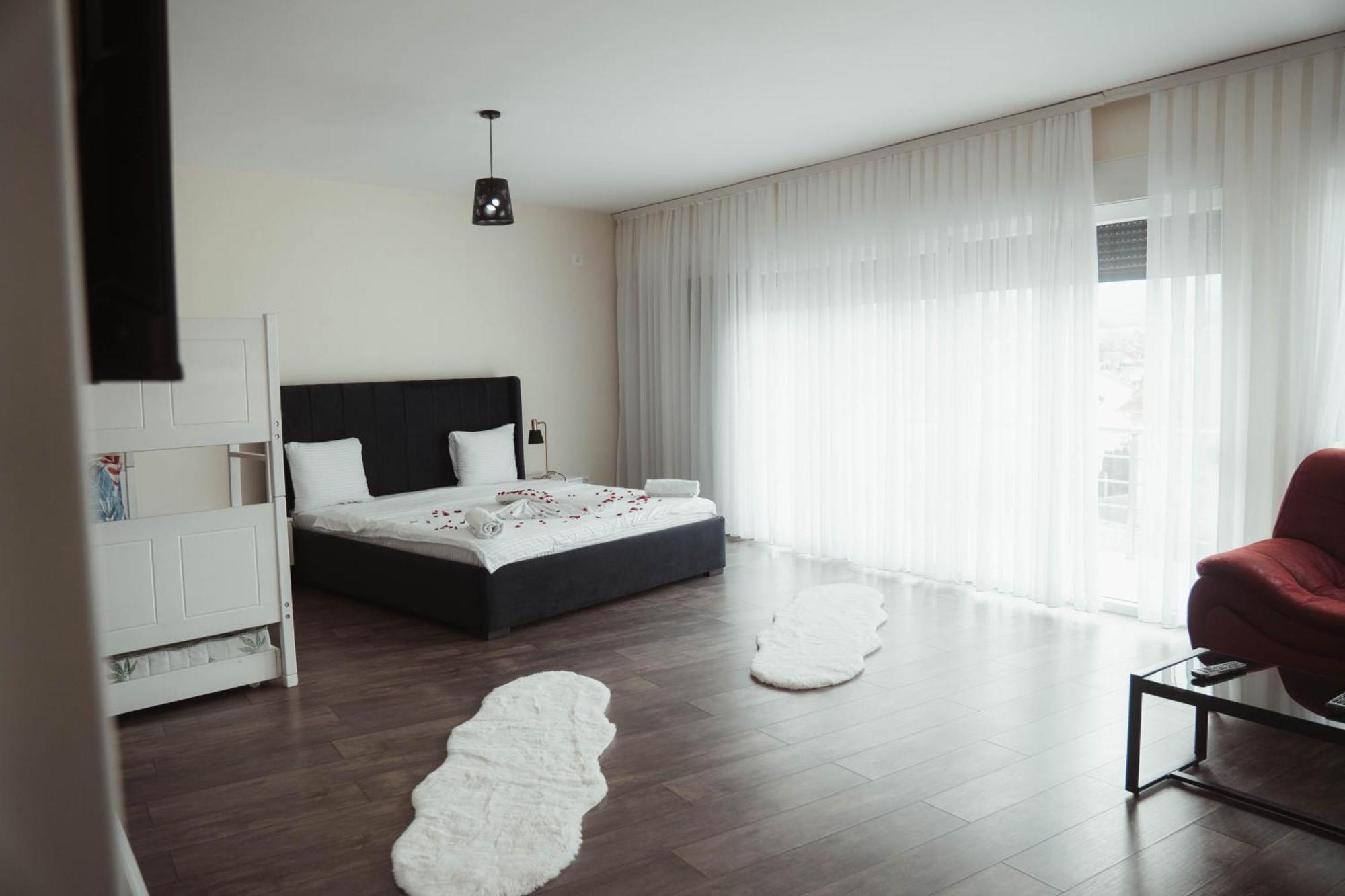 Hotel & Restaurant Frida Gjakova Exterior photo